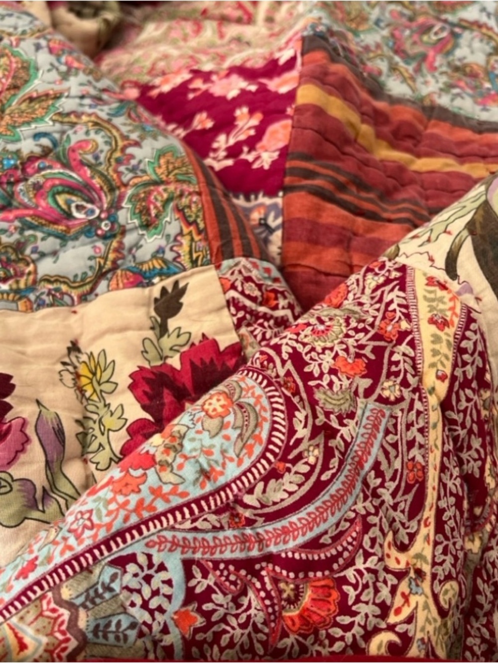 Pottery Barn Georgia Patchwork King Quilt ~ Beautiful! - Picture 6 of 7